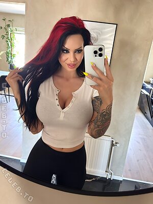 Starfuckedmodel photo