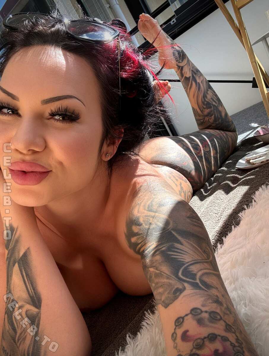 Starfuckedmodel photo