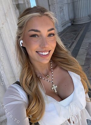 Starletnova Nude Photos