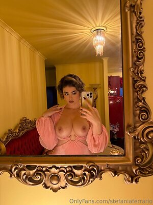 Stefania Ferrario leaked photo #559