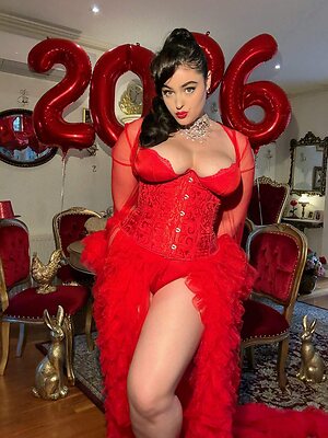 Stefania Ferrario leaked photos
