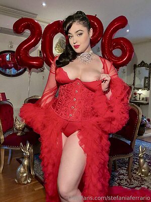 Stefania Ferrario leaked photos