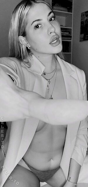 Stefanie Emig Nude Leaked Photo #32