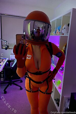 Stella Chuu Nude Leaked Photo #28