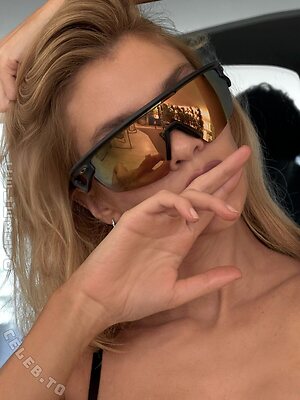 Stella Maxwell photo