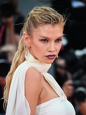 Stella Maxwell leaked photo #125