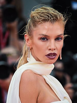 Stella Maxwell leaked photo #126