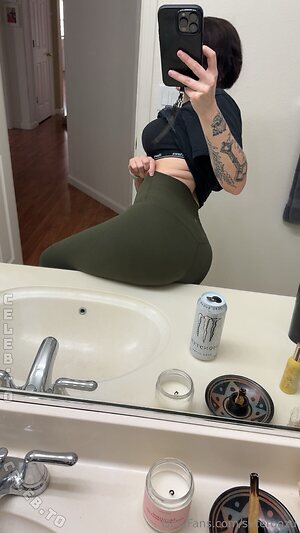 Stephanie Roozu Nude Leaked Photo #5