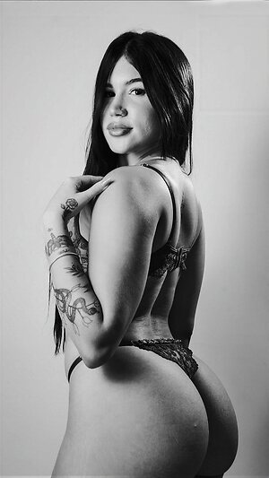Stephanie Trindade leaked photo #7