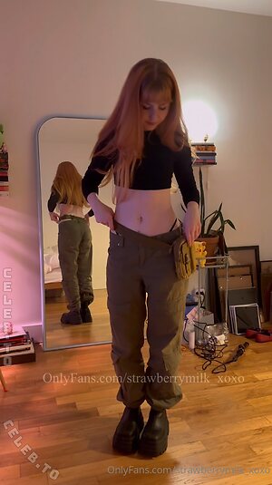 Strawberrymilk_xoxo Nude Leaked Photo #5