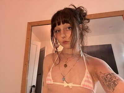 Strawberrymilk_xoxo leaked photo #34