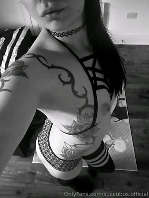 Succubus.official leaked photo #23
