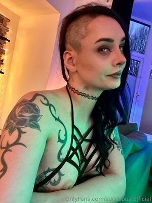 Succubus.official leaked photo #26
