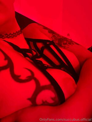 Succubus.official leaked photo #31