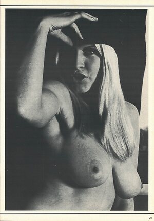 Sue Bond Nude Leaked Photo #4