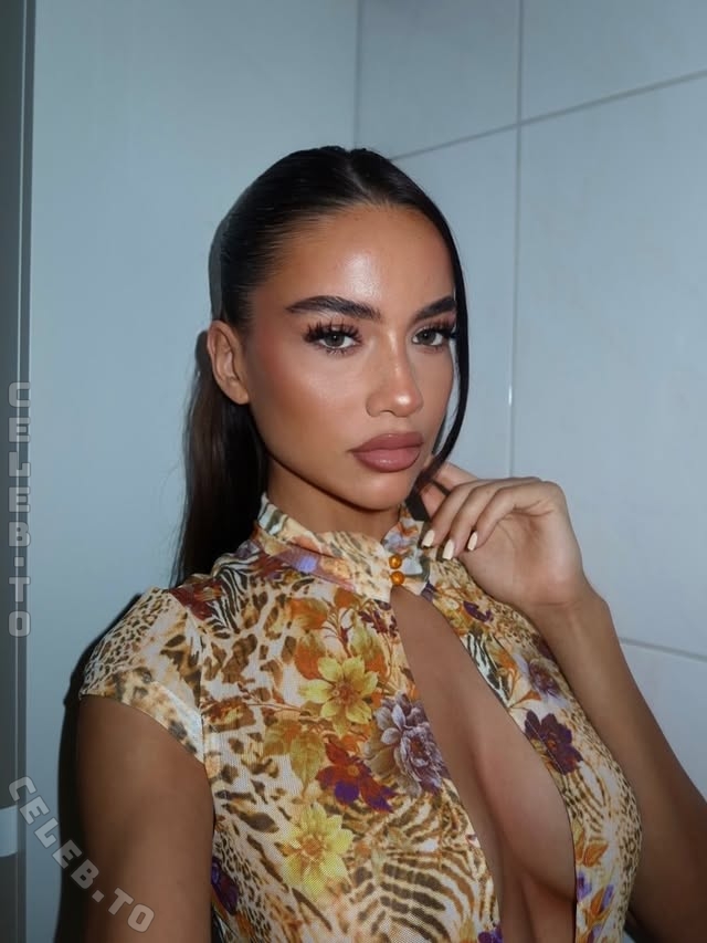 Suela Mehmedi photo