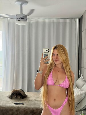 @suenia.emily leaked photo #6