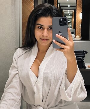 SUHANA KHAN leaked photo #59