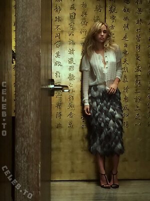 Suki Waterhouse Nude Leaked Photo #6