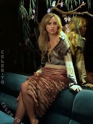 Suki Waterhouse Nude Leaked Photo #8