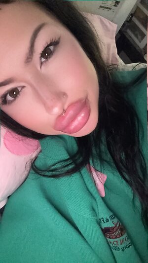 Sum.R leaked photos