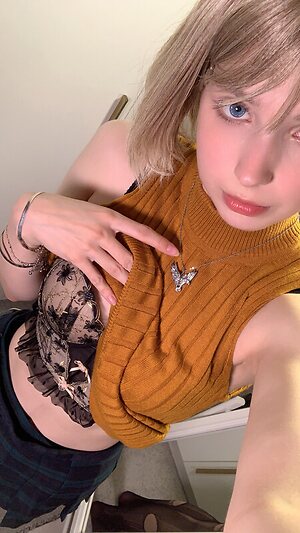 Sun A leaked photo #59