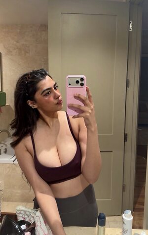 Sunya Siddiqui leaked photo #33