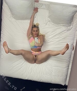 Supercakes Nude Leaked Photo #9