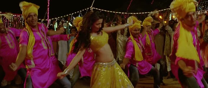 Surveen Chawla leaked photo #7