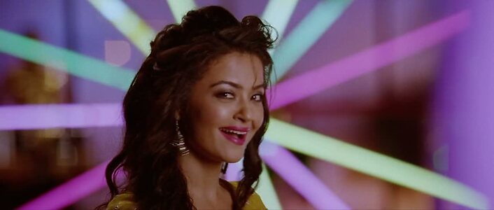 Surveen Chawla leaked photo #20