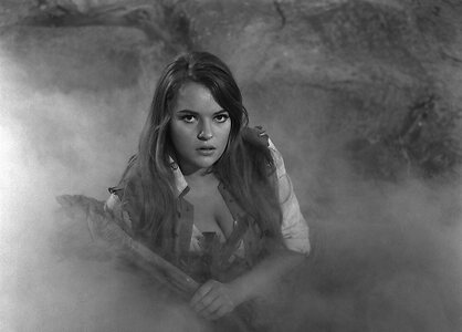 Suzanna Leigh leaked photo #34