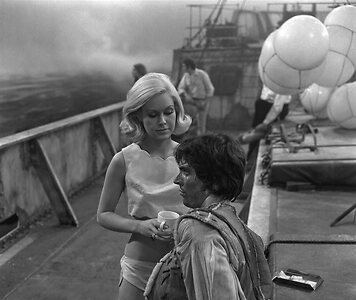 Suzanna Leigh leaked photo #41