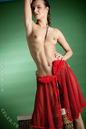 Suzie Carina photo