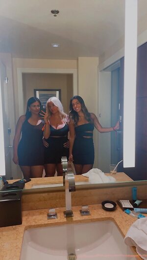 Sweet Kayla W FFW leaked photo #3