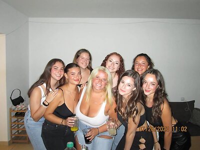 Sweet Kayla W FFW leaked photo #13
