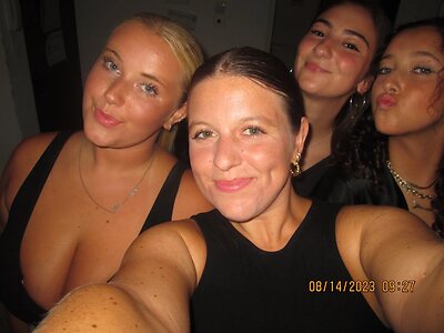 Sweet Kayla W FFW leaked photo #34