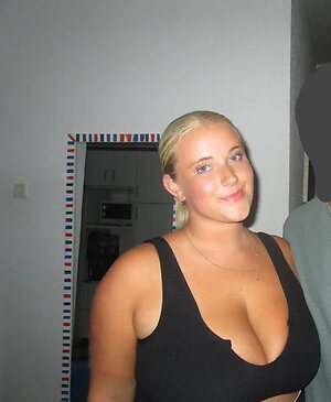 Sweet Kayla W FFW leaked photo #35
