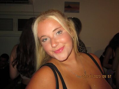 Sweet Kayla W FFW leaked photo #62