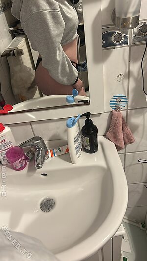 sweetgirl samii Nude Leaked Photo #2