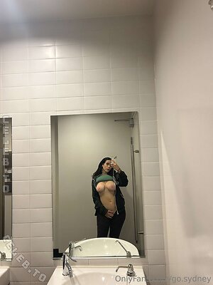 Sydney Claire Goins Nude Leaked Photo #3