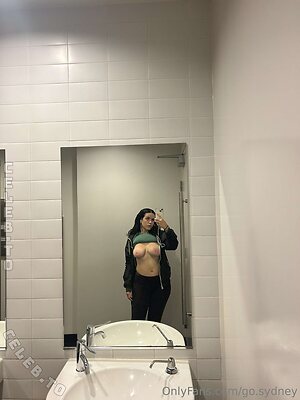 Sydney Claire Goins Nude Leaked Photo #5