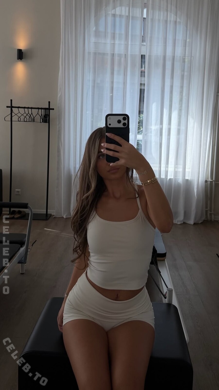 Sydney Ramolla photo