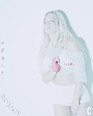 Sydney Sweeney Nude Leaked Photo #68