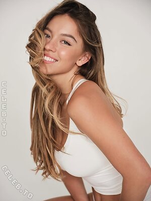 Sydney Sweeney Nude Leaked Photo #120