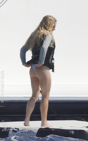 Sydney Sweeney photo