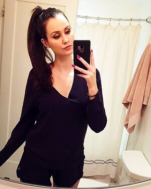 Sydney Watson leaked photo #24