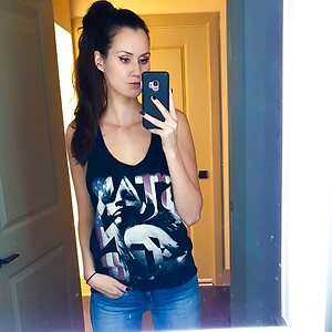 Sydney Watson leaked photo #26