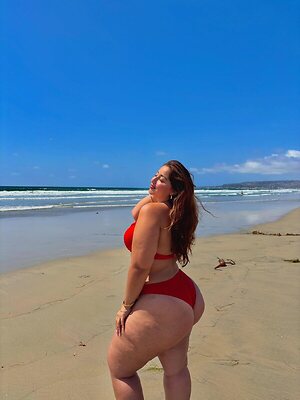 sydneyvela_ leaked photo #6