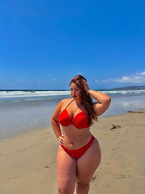 sydneyvela_ leaked photo #7