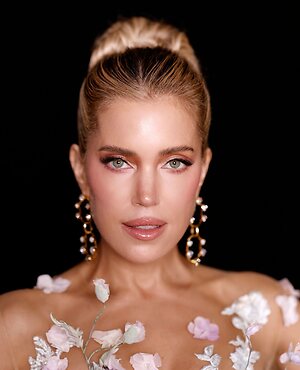 Sylvie Van Der Vaart leaked photo #4